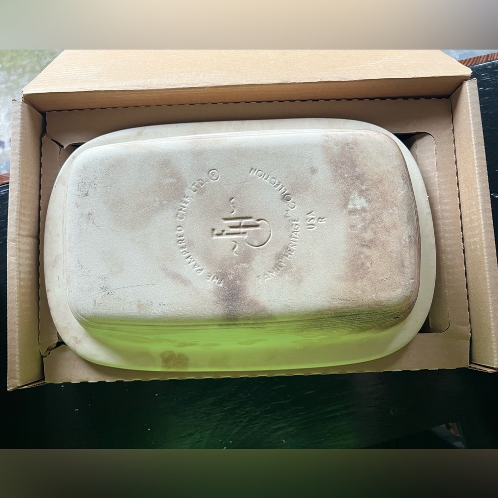 Pampered Chef Rectangular Bowl/Lid - Picture 2 of 3